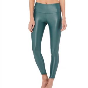 SOLD - NWT Alo 7/8 High Waist Shine Legging